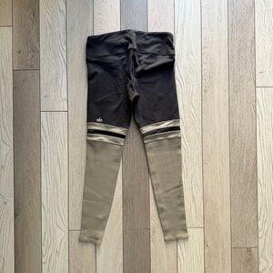 ALO Yoga Black and Green Leggings